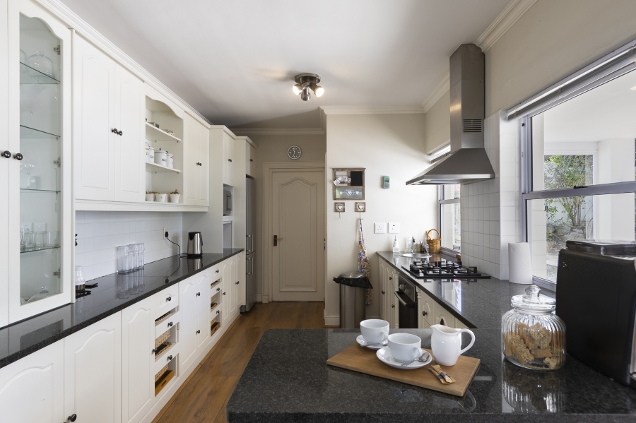 6 Bedroom Property for Sale in La Concorde Western Cape